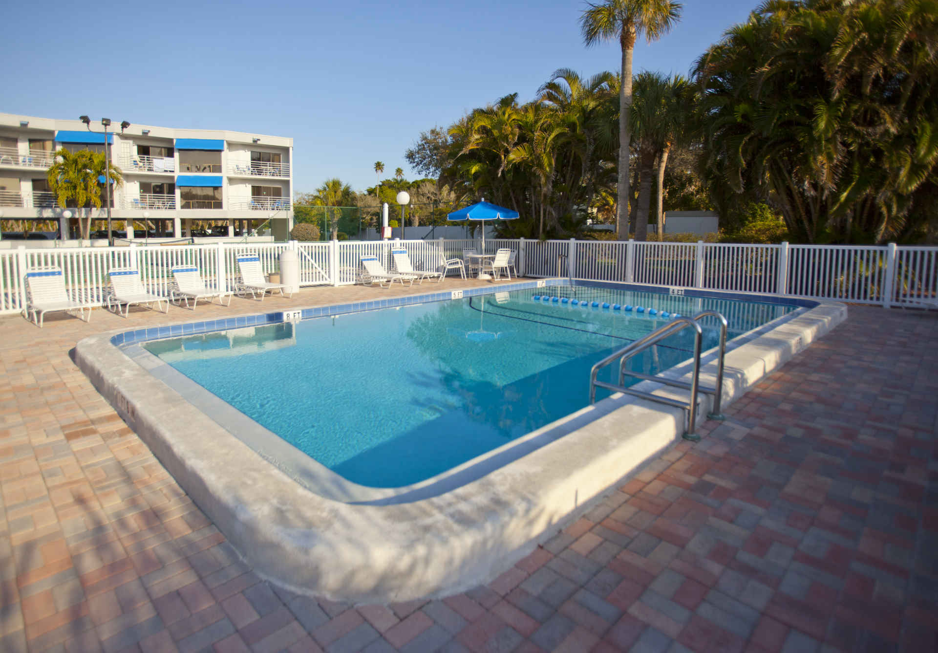 Gulf Tides at Longboat Key image 1